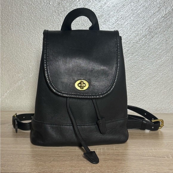 Vintage Coach Black Leather Wome Backpack Turnlock Drawstring Daypack - Picture 1 of 16